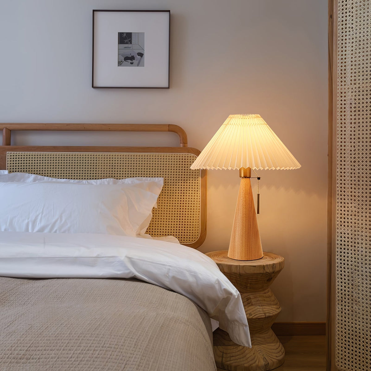 Avtoit | AntiqueRadiance – Elegant Wood and Metal Table Lamp