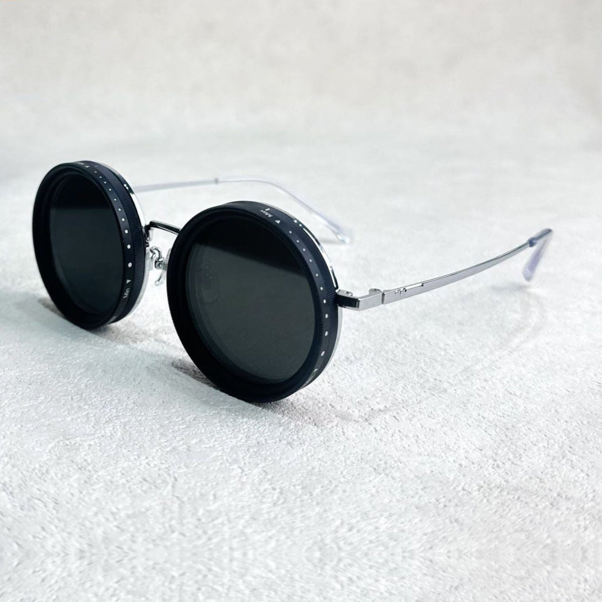 Avtoit | Unisex Round Polarised Sunglasses – Adjustable Light Reduction – Premium Metal Frame