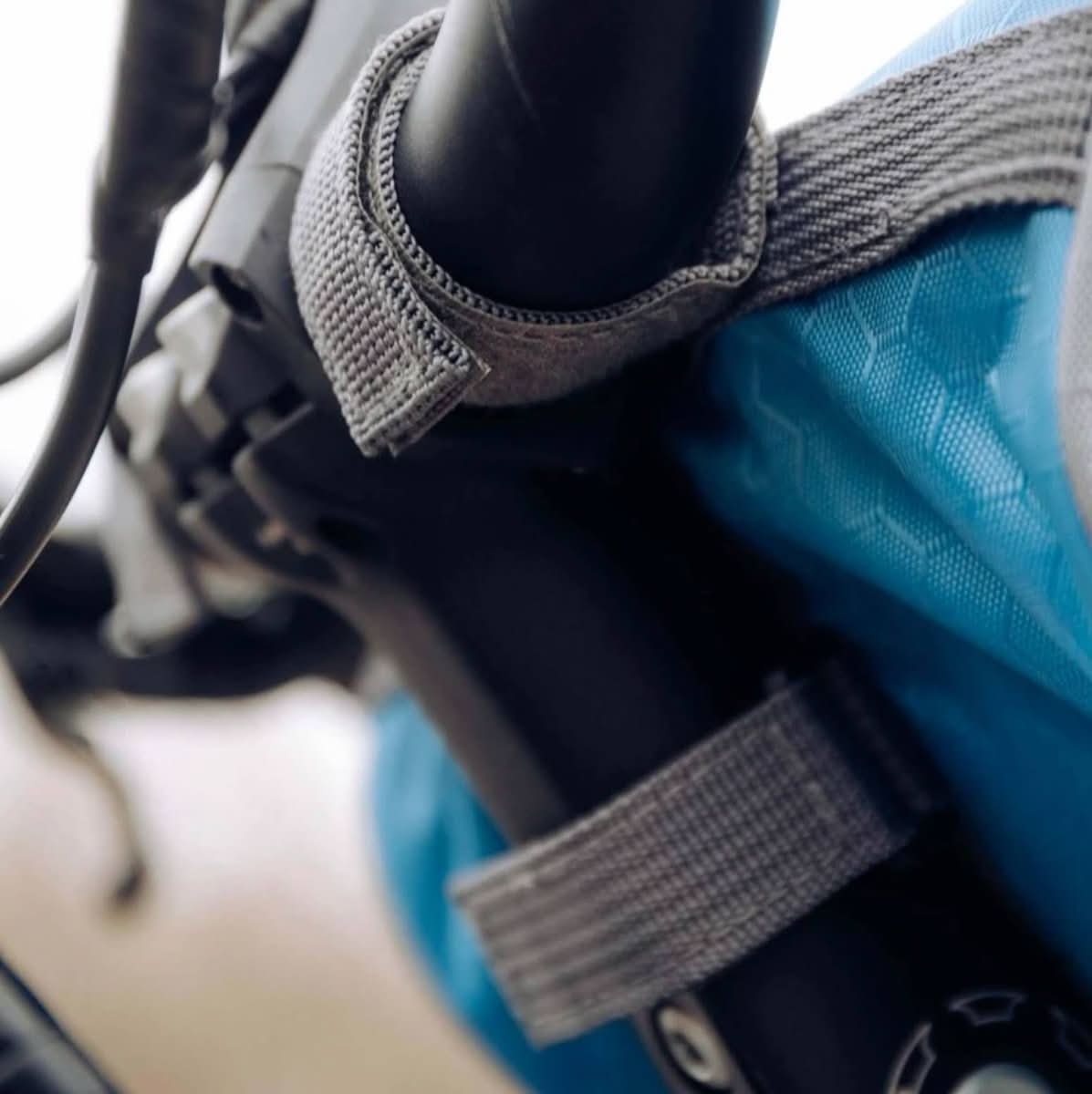 Avtoit | Waterproof Bicycle Bag with Touchscreen Access