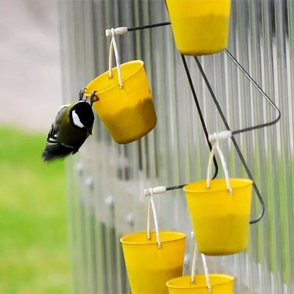 Avtoit | Bird feeder station in ferris wheel design