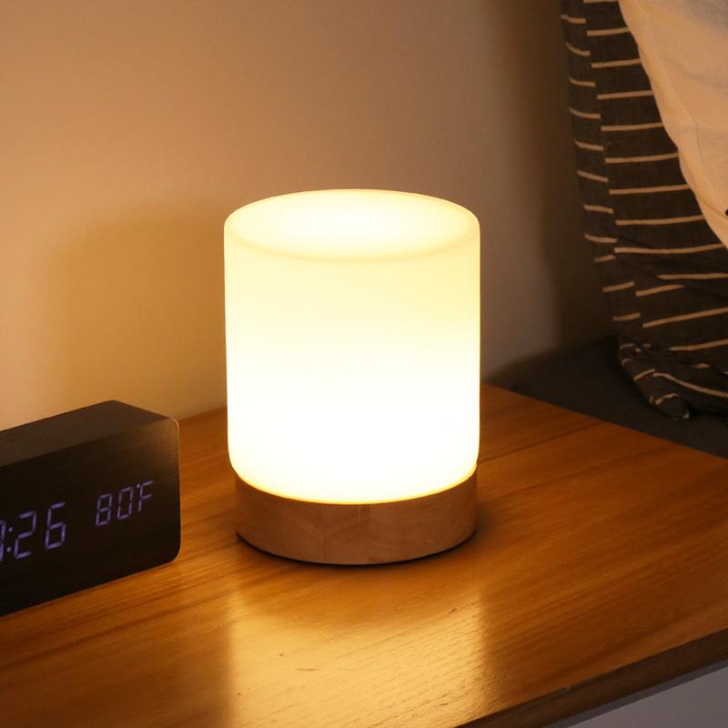 Avtoit | Minimalistic table lamp with touch function and 360° lighting