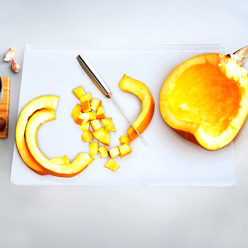 Avtoit | Non-slip, transparent cutting board in acrylic