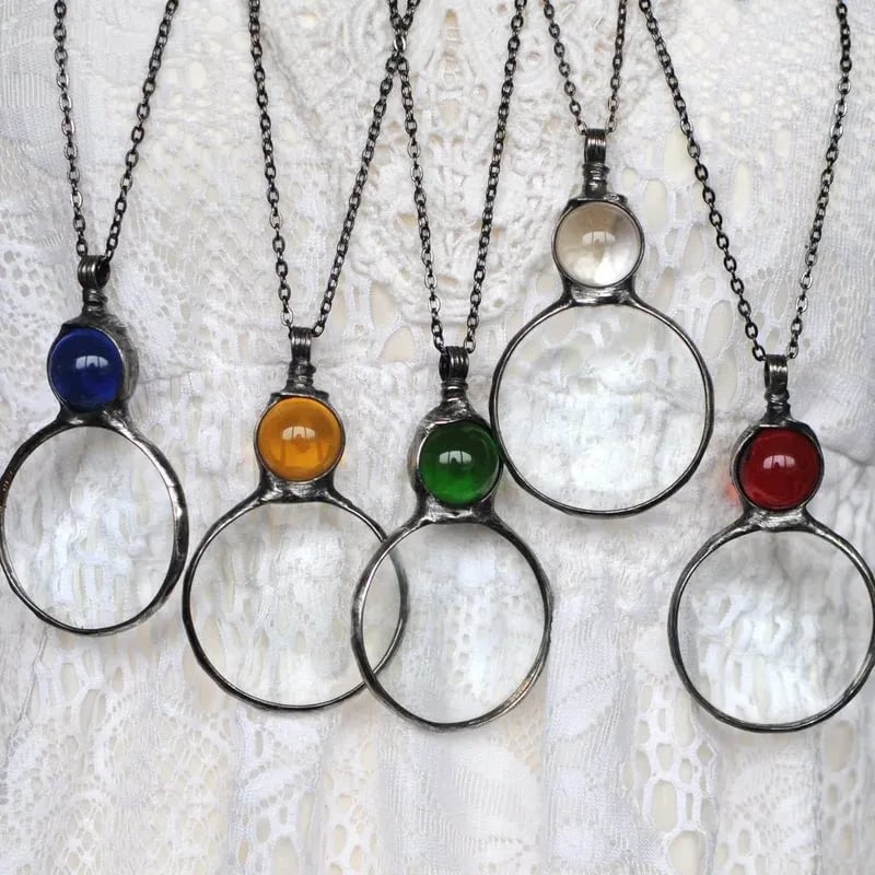 Avtoit | Necklace with magnifying pendant