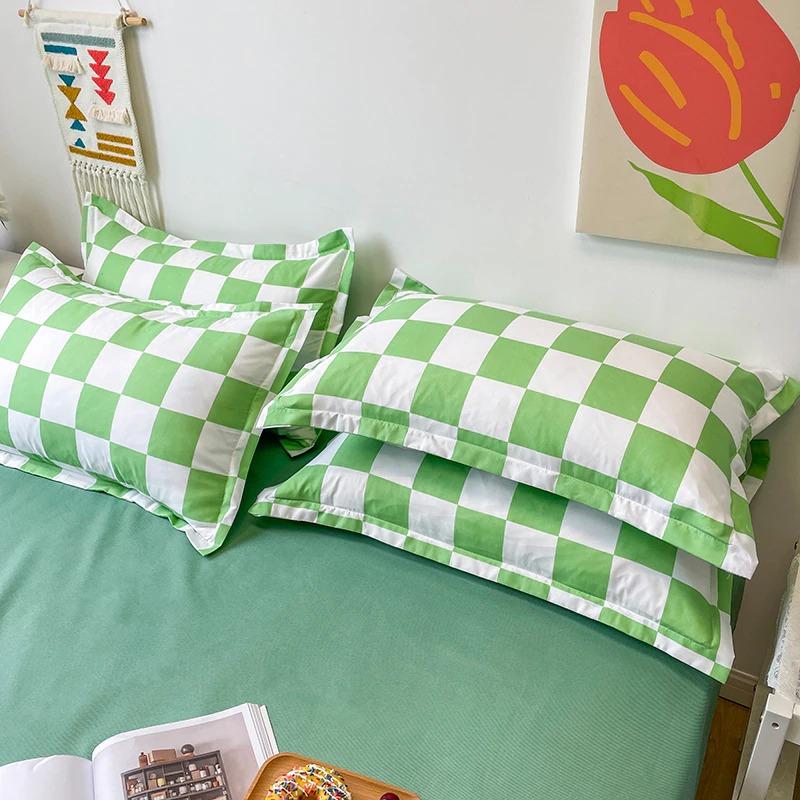 Avtoit | Checked Bedding Set