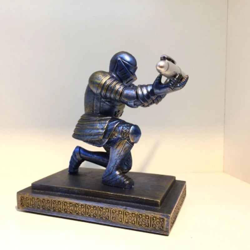 Avtoit | knight pen holder