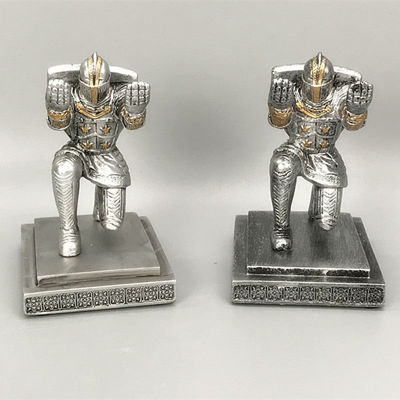 Avtoit | knight pen holder