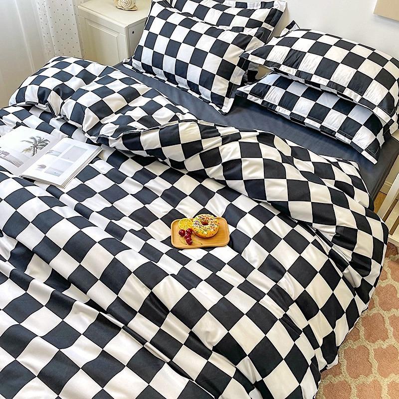 Avtoit | Checked Bedding Set