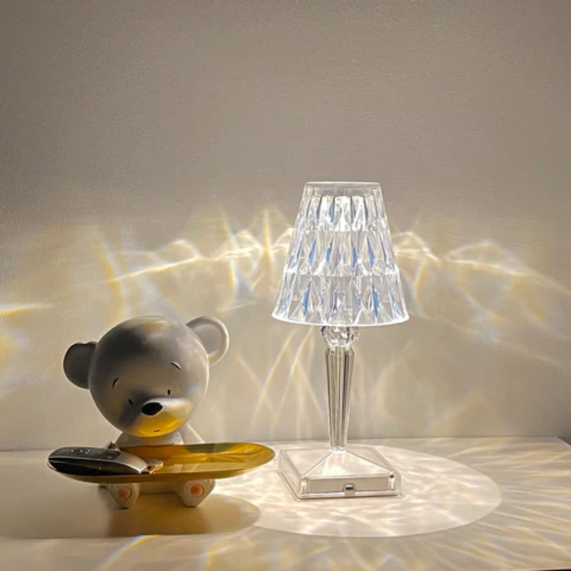 Avtoit | Chic Table Lamp with Crystal Design - CrystalLuxe