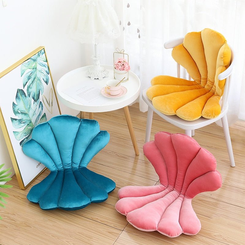 Avtoit | Chic Velvet Shell Cushion - Luxurious and Stylish Cushion for Living Room, Bedroom
