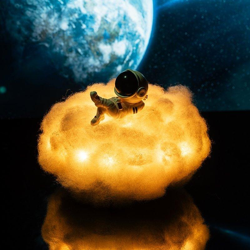 Avtoit | Cloud Astronaut Lamp