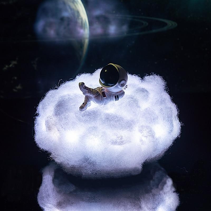 Avtoit | Cloud Astronaut Lamp