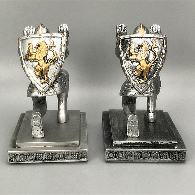 Avtoit | knight pen holder