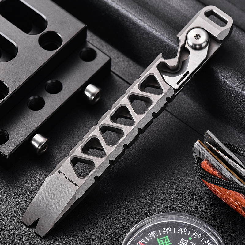 Avtoit | EDC Titanium Alloy Multifunctional Outdoor Crowbar