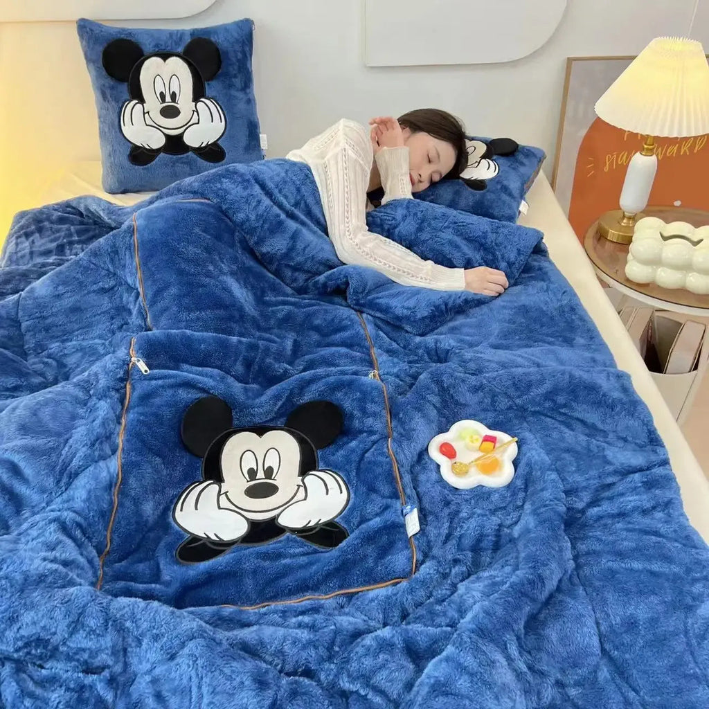 Avtoit | Luxury blanket and cushion set for ultimate comfort