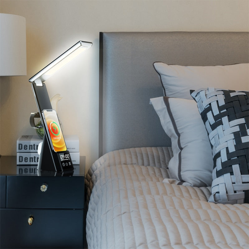 Avtoit | Desk lamp with wireless charger