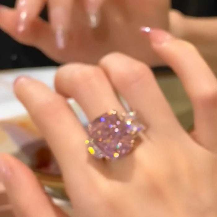 Avtoit | Three Stone Brilliant Cut Pink Ring