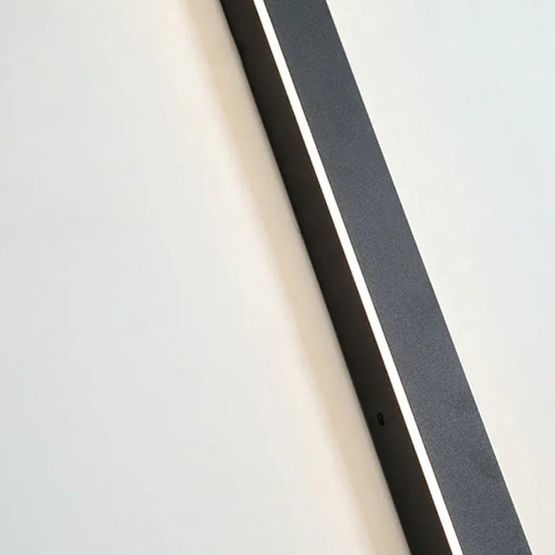 Avtoit | Linear black minimalist LED outdoor wall light