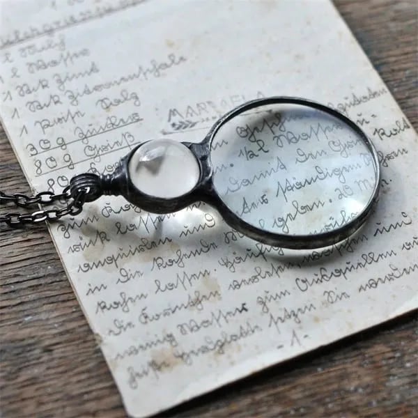 Avtoit | Necklace with magnifying pendant