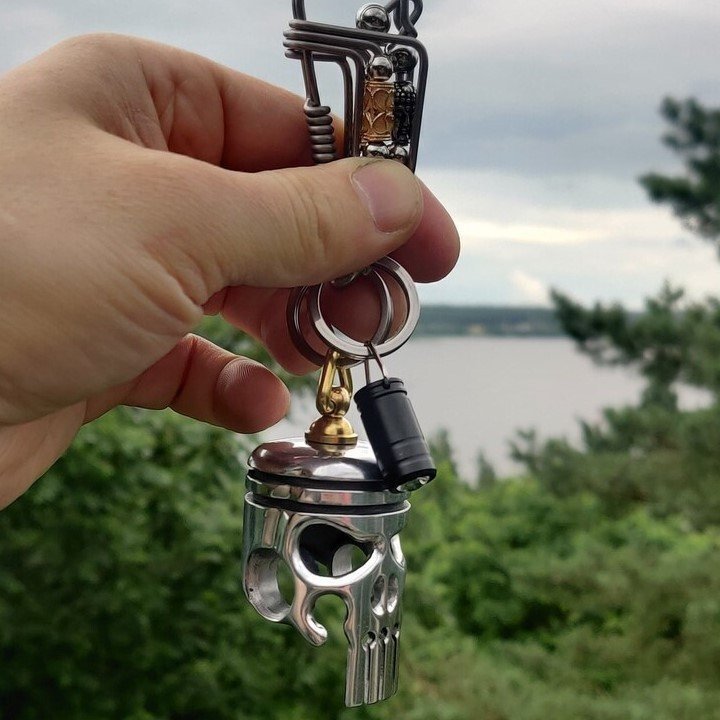 Avtoit | Piston art skull keychain [pendant/flashlight/bottle opener]
