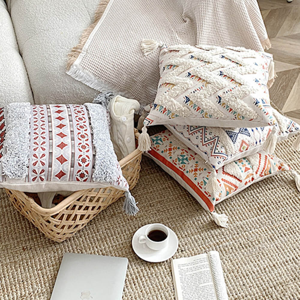 Avtoit | Moroccan inspired decorative throw pillow with tassel