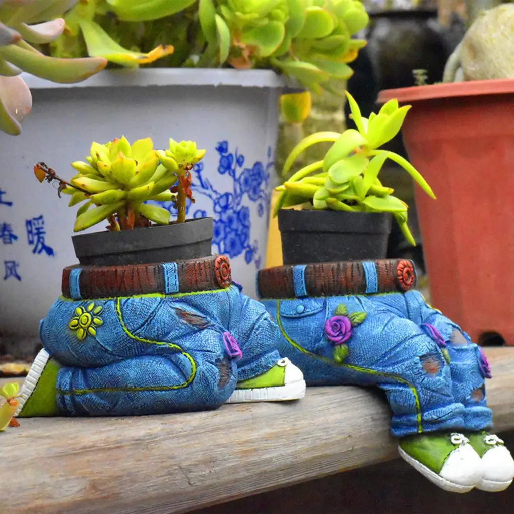 Avtoit | GardenBuddy Gardener Resin Succulent Pot Sculpture