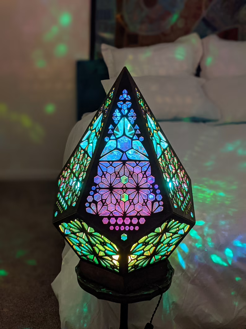 Avtoit | Glass-In-Leaded Style LED Table Lamp - LumiAura