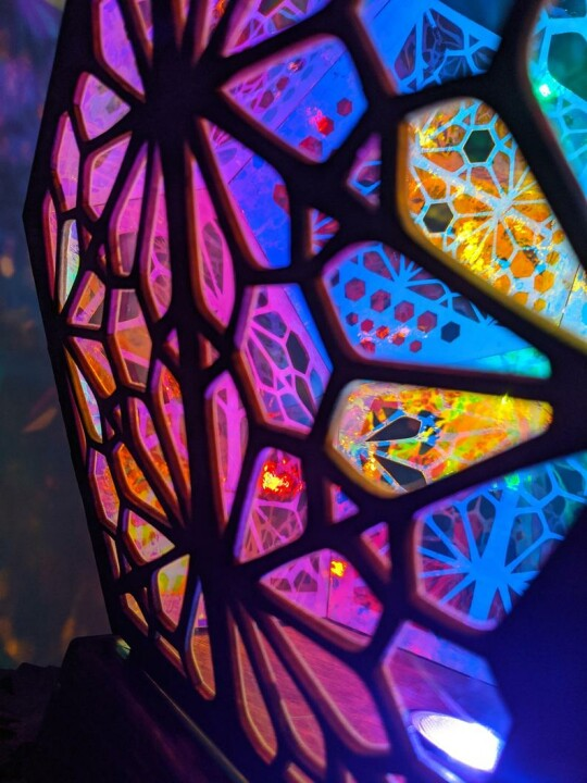 Avtoit | Glass-In-Leaded Style LED Table Lamp - LumiAura