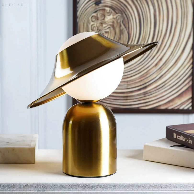 Avtoit | GoldAura Metal Table Lamp - Luxurious Design