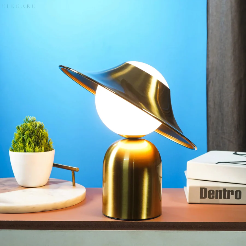 Avtoit | GoldAura Metal Table Lamp - Luxurious Design