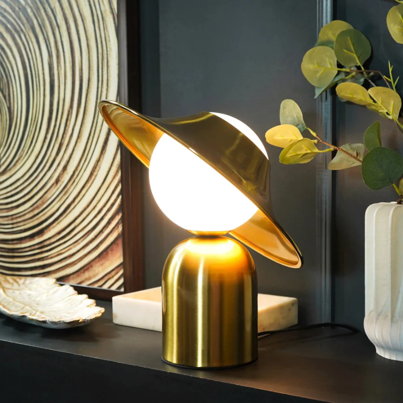 Avtoit | GoldAura Metal Table Lamp - Luxurious Design