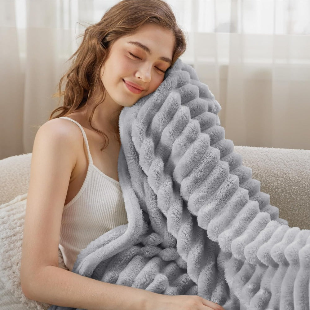 Avtoit | EILA - Cozy Blanket Cloud Nine