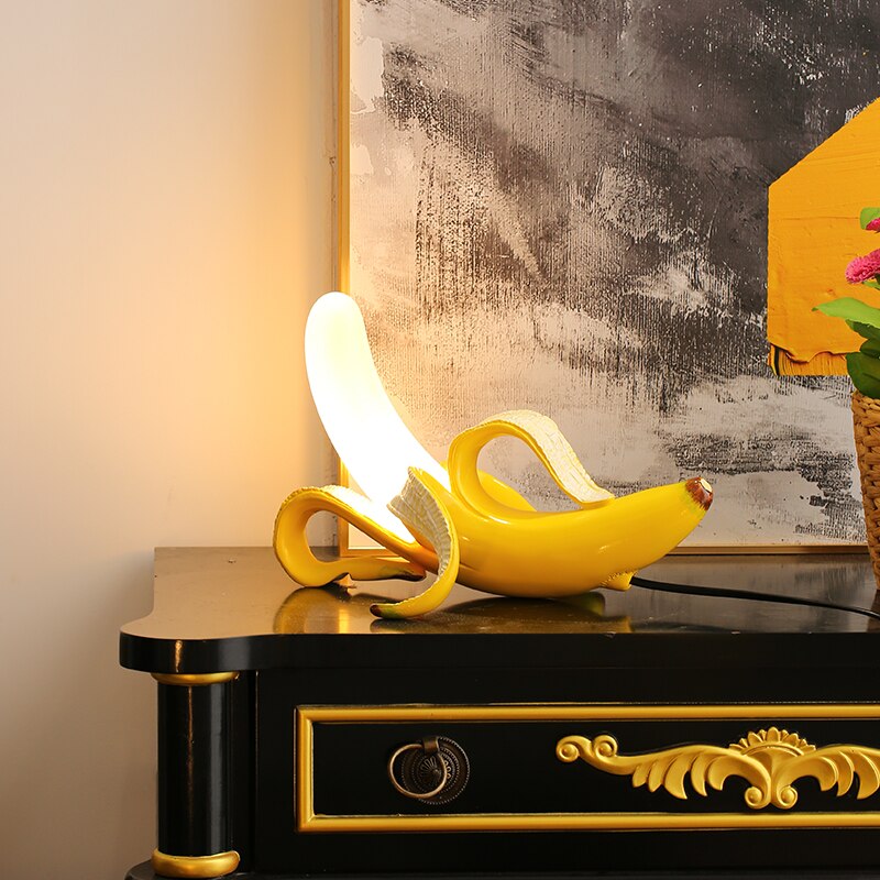 Avtoit | GoldenBanana - Elegant Art Deco Table Lamp