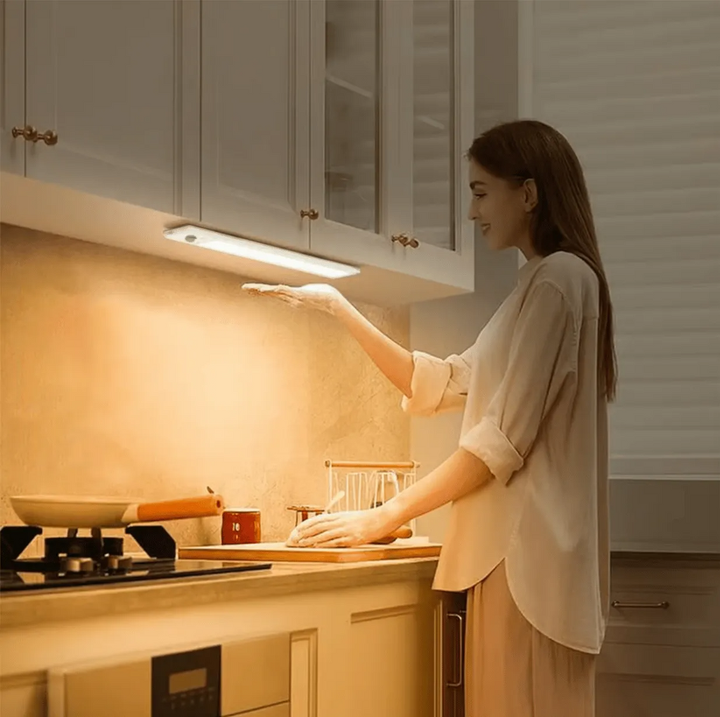 Avtoit | LED Cabinet Light with Motion Sensor – Several Months on a Single Charge