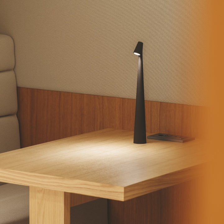 Avtoit | Sculpting table lamp