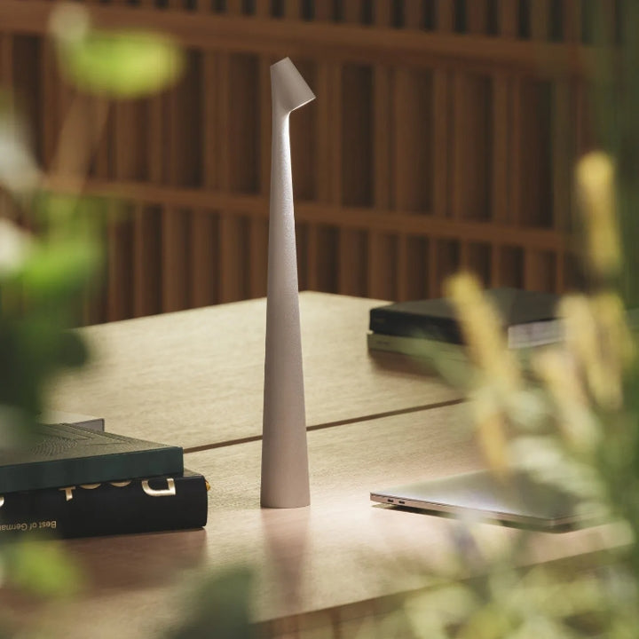 Avtoit | Sculpting table lamp