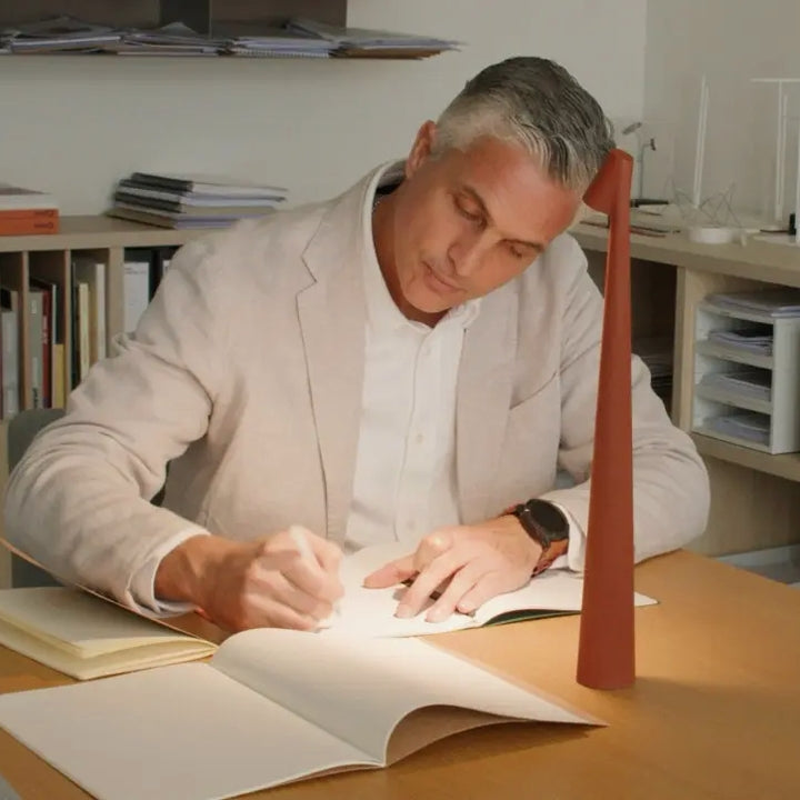 Avtoit | Sculpting table lamp