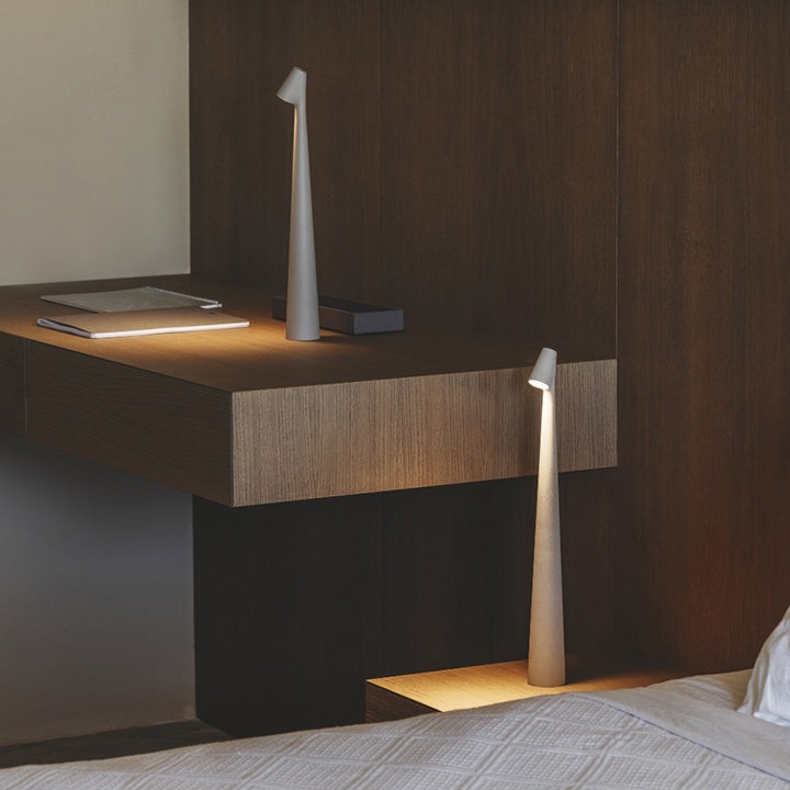 Avtoit | Sculpting table lamp