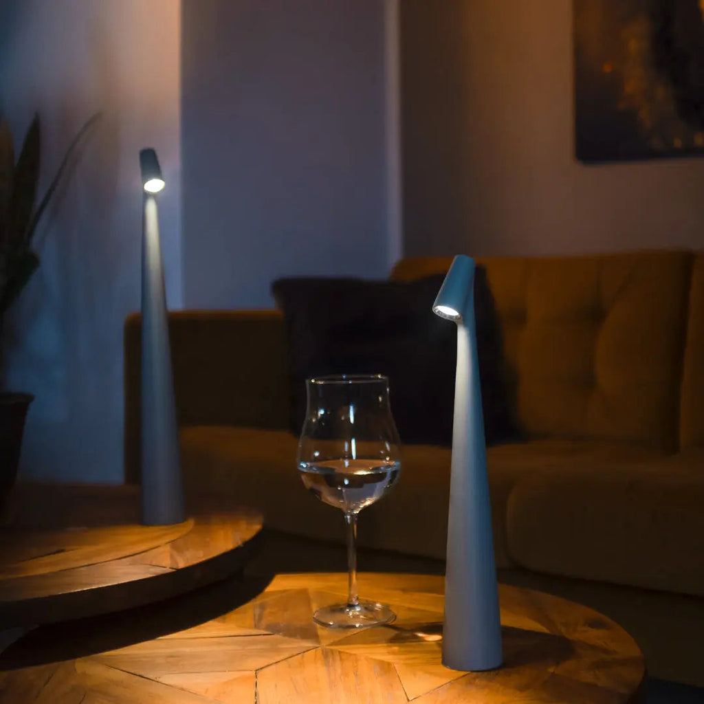 Avtoit | Wireless LED lamp in minimalist design | Table lamp