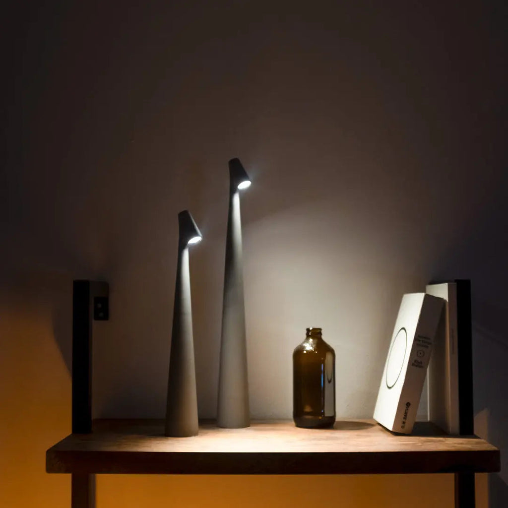 Avtoit | Wireless LED lamp in minimalist design | Table lamp