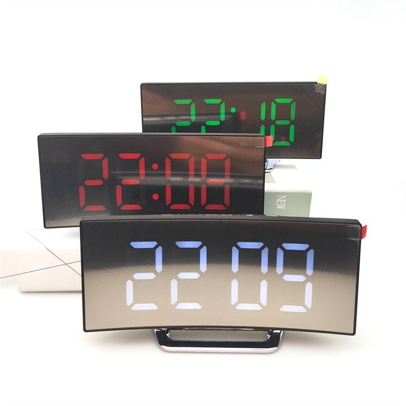 Avtoit | LED Digital Alarm Clock – Curved Mirror Display, Table Clock with Snooze Function, Electronic Table Display, Bedroom and Living Room Decor