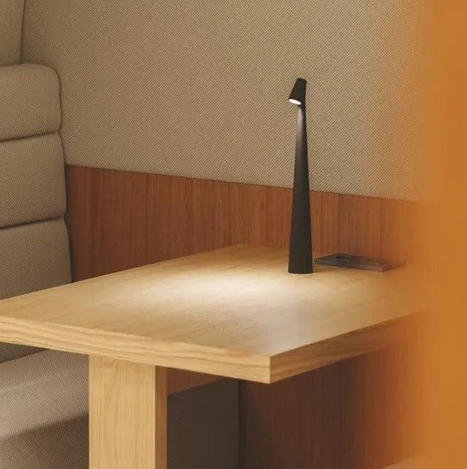 Avtoit | Dorsø - L'ummiere D'apol table lamp