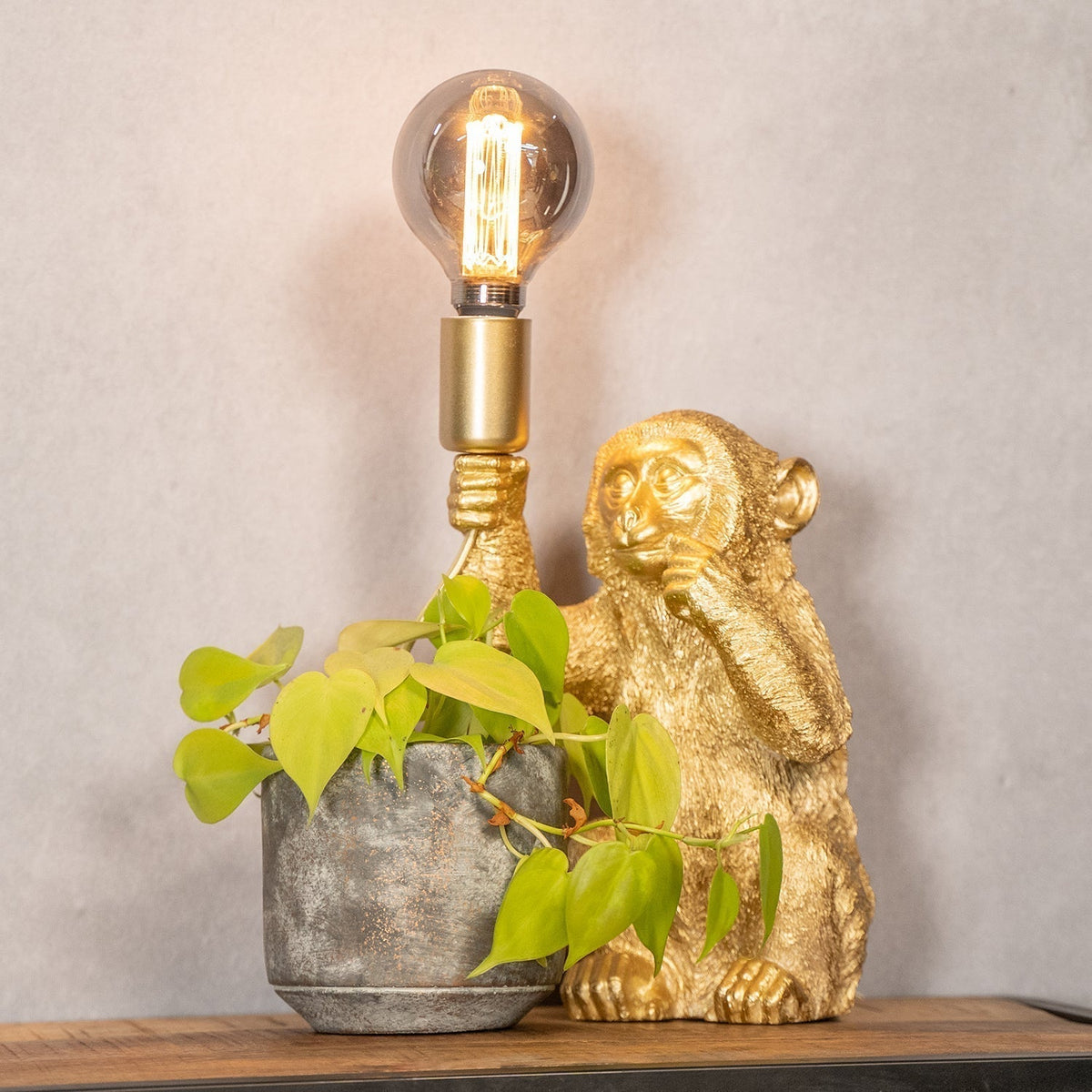 Avtoit | Luxe GoldenChimp Table Lamp