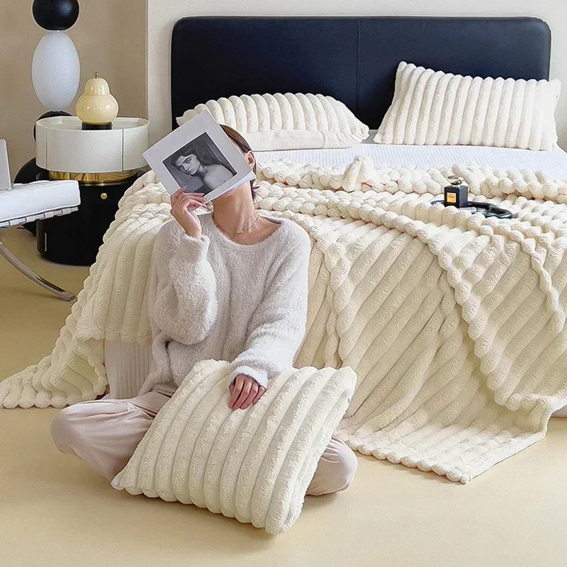Avtoit | LuxuraWrap Soft Plush Maxi Blanket