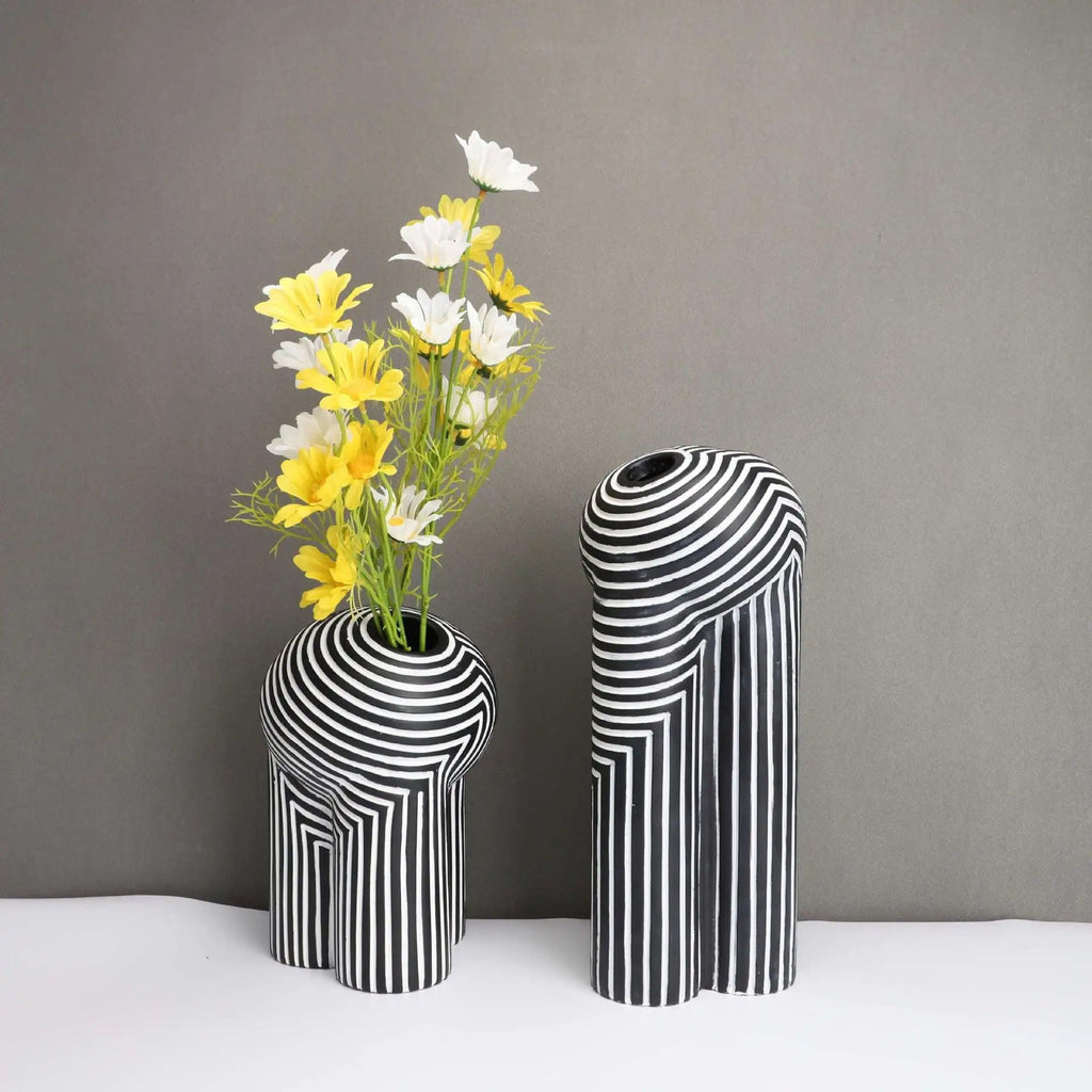 Avtoit | Vase with abstract geometry