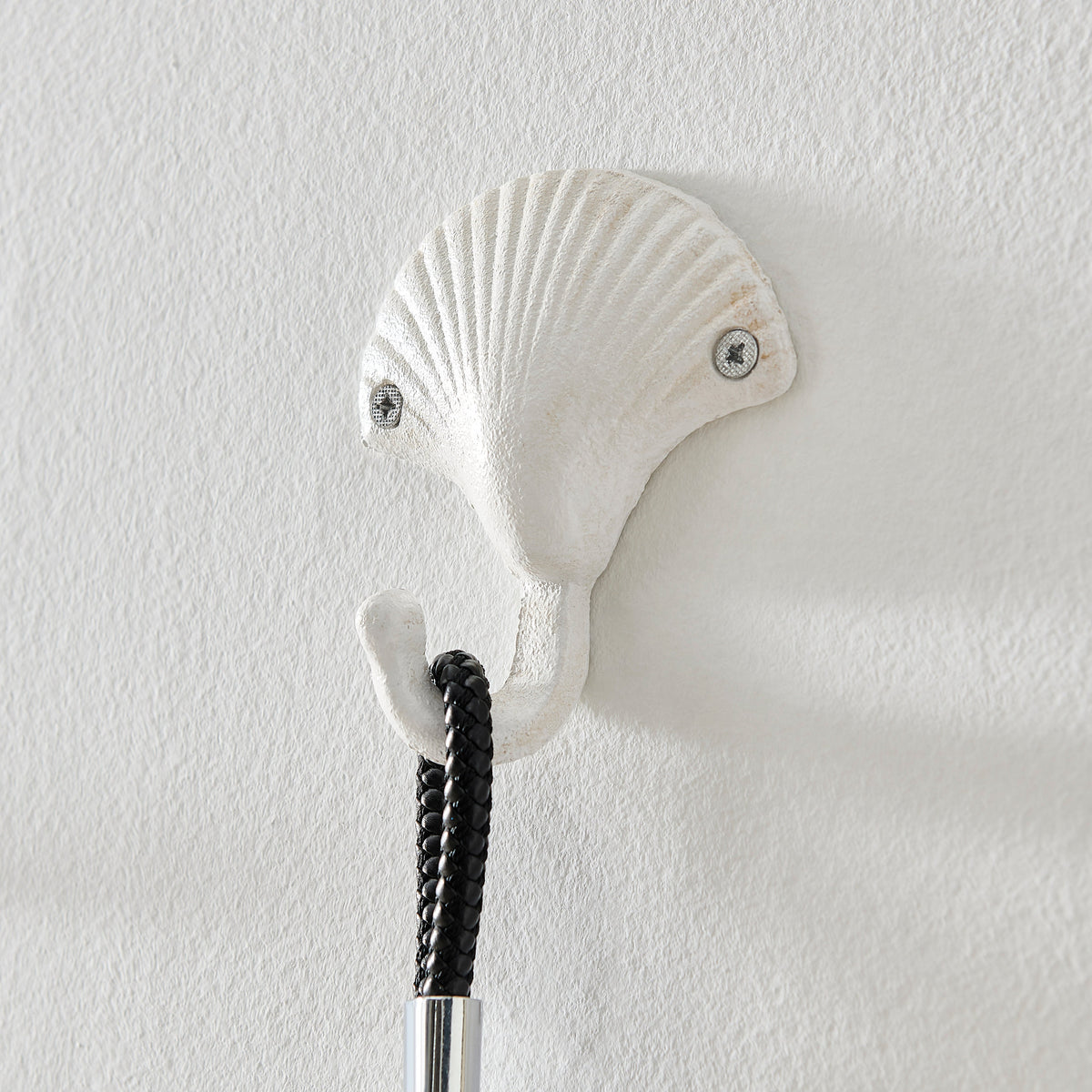 Avtoit | White Cast Iron Nautical Ocean Figure Sculpture Decorative Utility Wall Hook Set of 3 - Shell, Crab, Seahorse