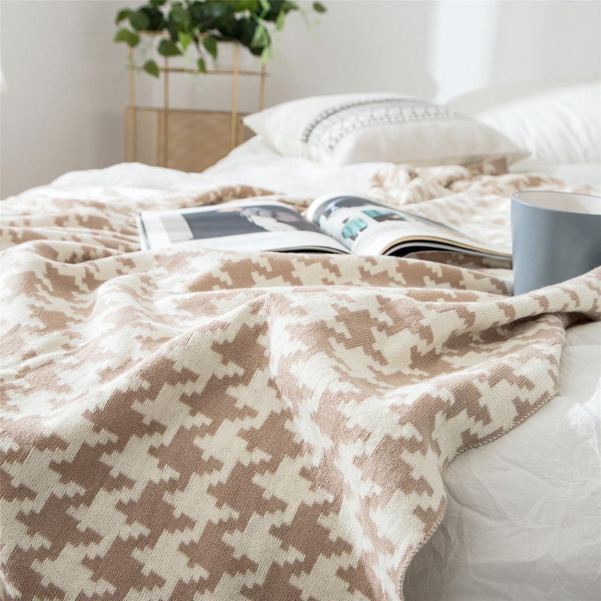 Avtoit | PlaidLuxe Houndstooth Throw Blanket | Checked Design | Soft & Cozy | Various Sizes
