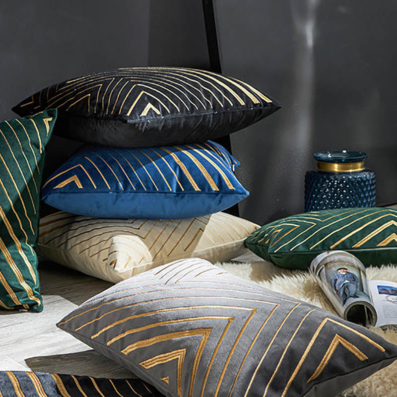 Avtoit | The gilded luxury velvet cushion cover