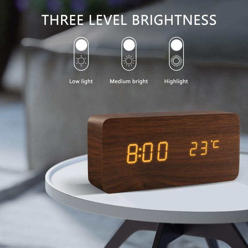 Avtoit | LED alarm clock in wooden cube shape