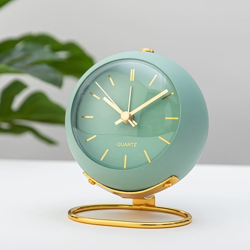 Avtoit | Buzzley Retro Silent Alarm Clock – Vintage Metal Analogue Clock with Night Light