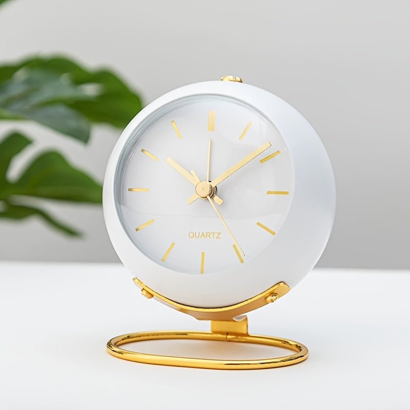 Avtoit | Buzzley Retro Silent Alarm Clock – Vintage Metal Analogue Clock with Night Light